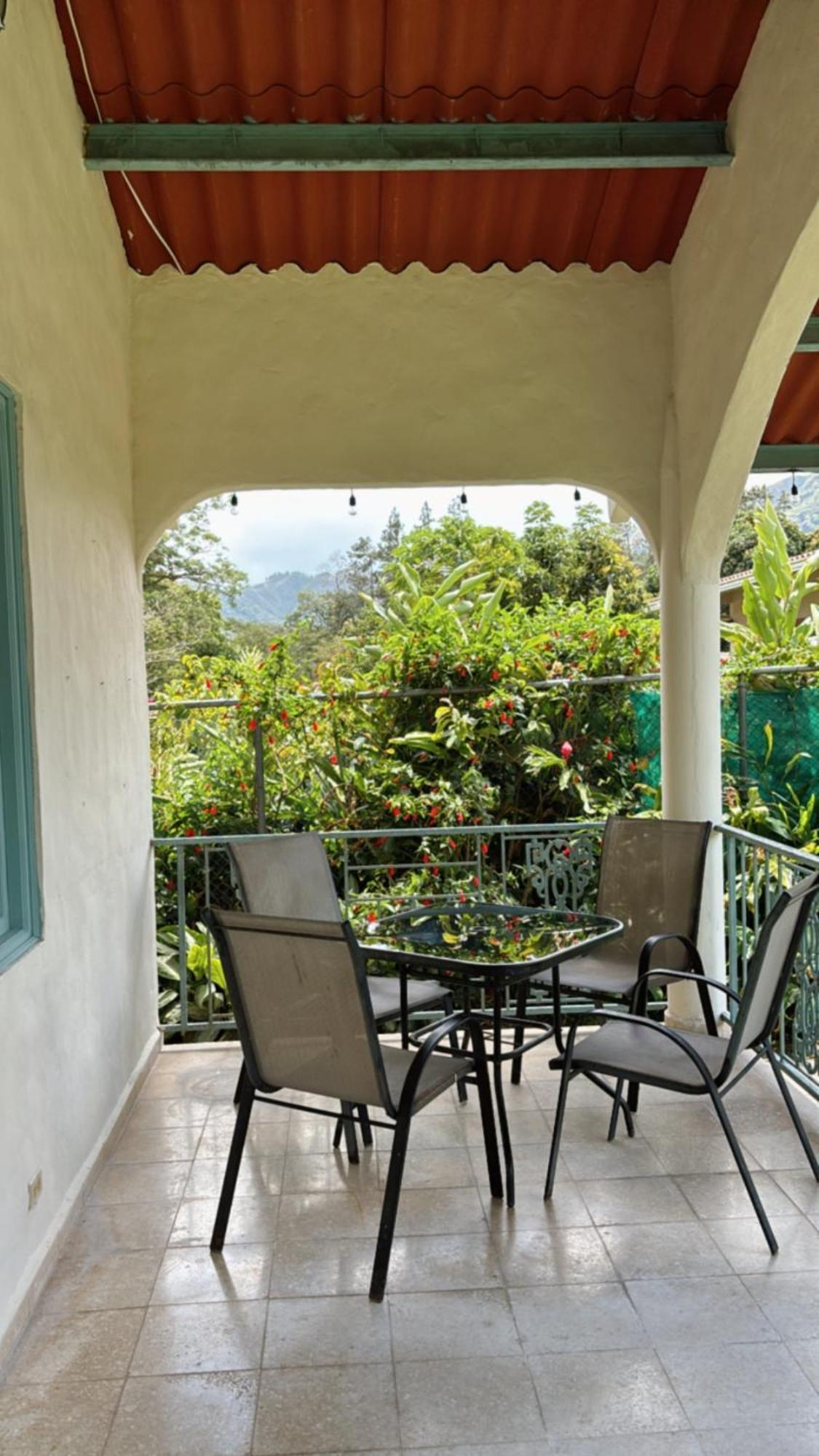 Antón La Maison D' Ivonne מראה חיצוני תמונה