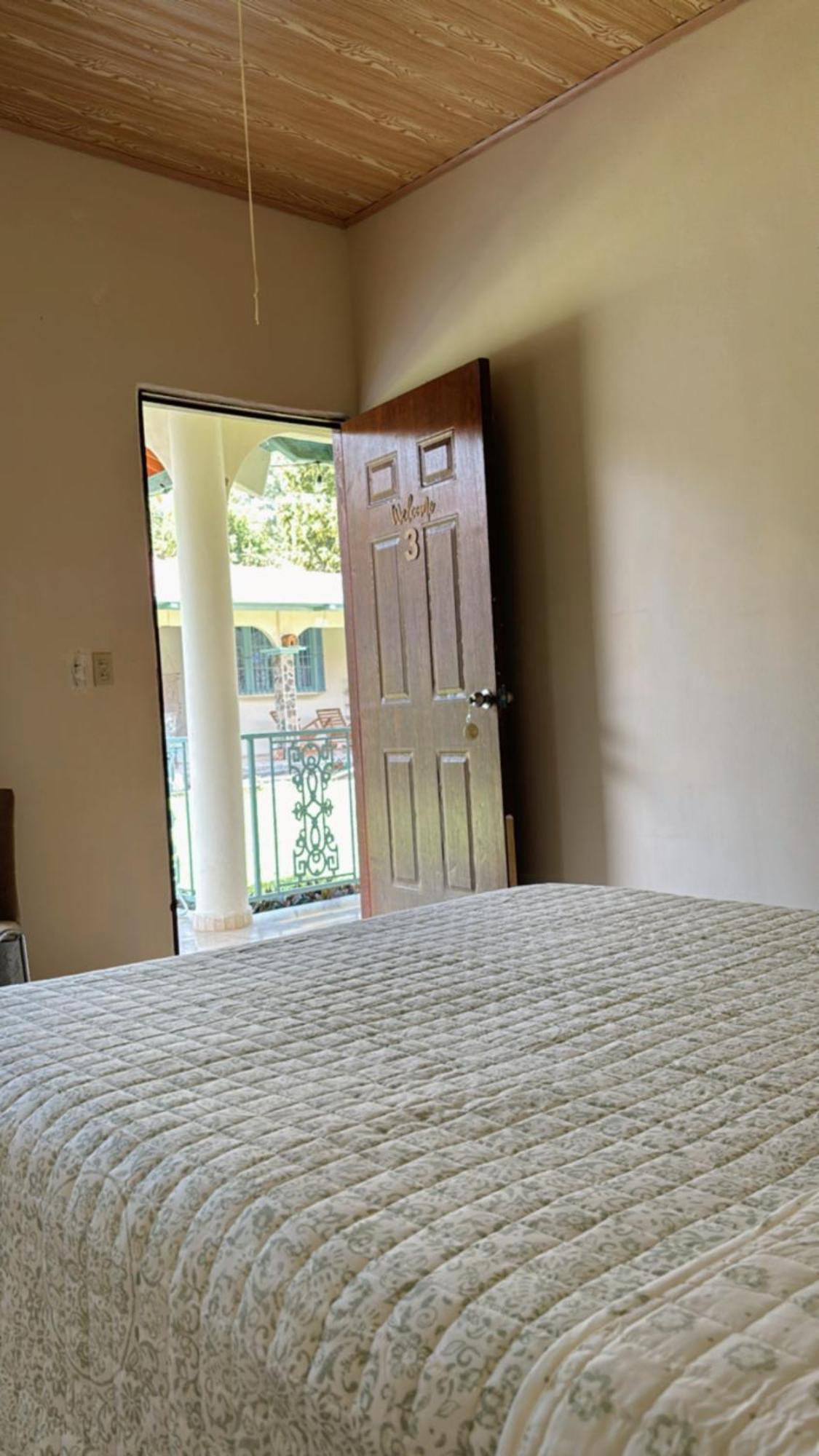 Antón La Maison D' Ivonne מראה חיצוני תמונה
